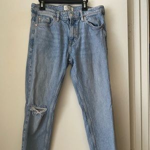 free people wide leg light wash jeans. great condition. only worn a few times.